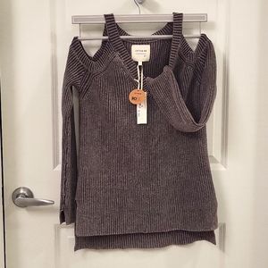 Reset V Neck Cold Shoulder Pullover